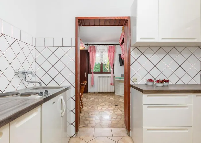 Seaside 064 By Guide Pula